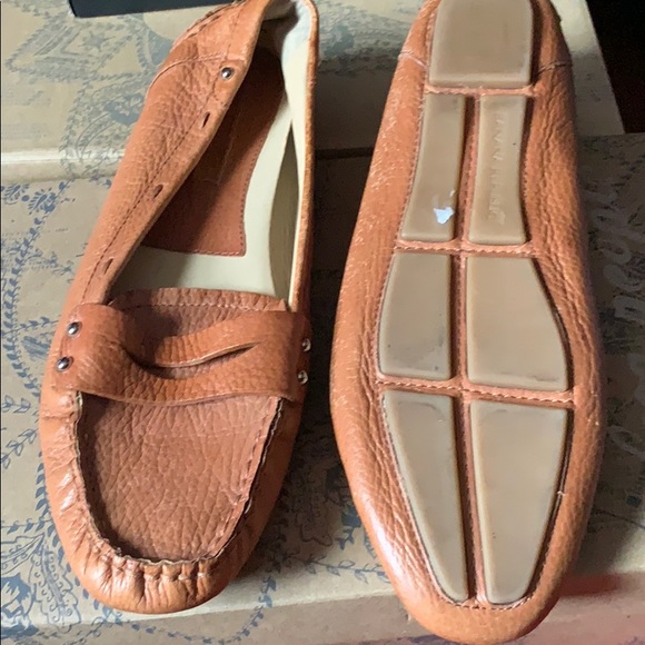 Shoes - Picture 2 of 2